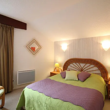 Appartamento T2bis Avec Balcon Et Parking Proche Centre Et Thermes - Le - Fr-1-415-152 Mont-Dore